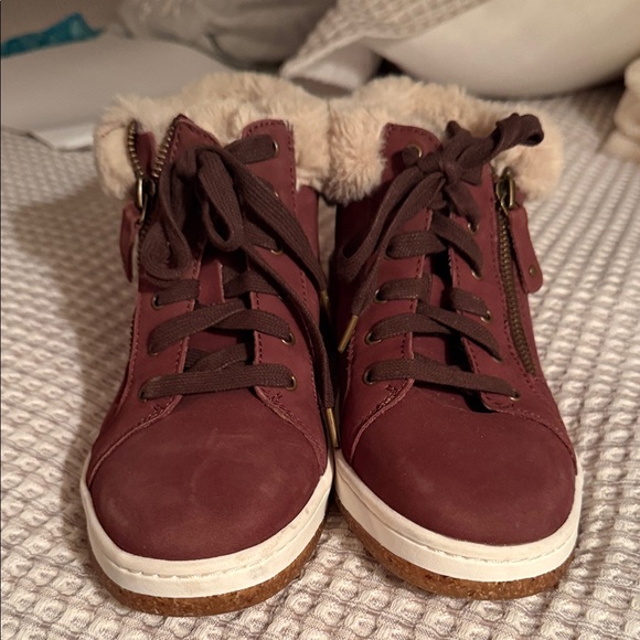Aetrex Shoes - Aetrex Burgundy Fur-Lined Sneakers
